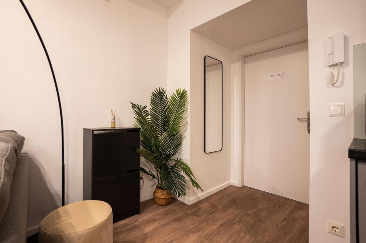 Stylish Apartment With Dedicated Working Space And Super King-Size Bed Located Between City Centre And Donau River Viena Exterior foto