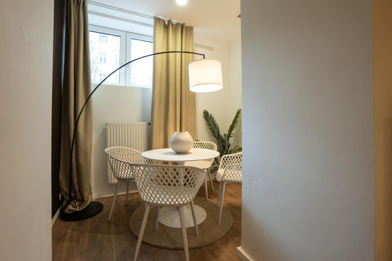 Stylish Apartment With Dedicated Working Space And Super King-Size Bed Located Between City Centre And Donau River Viena Exterior foto