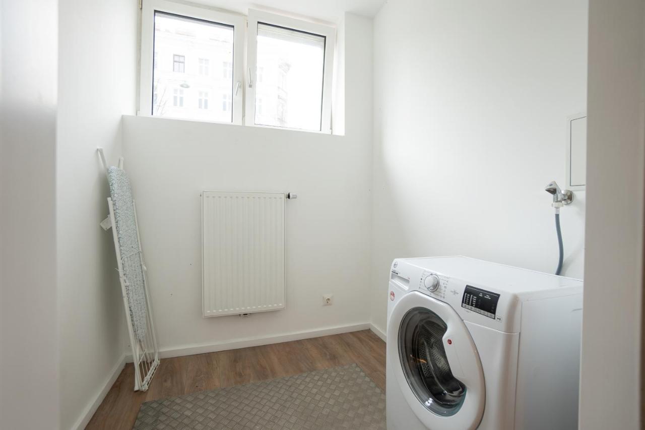 Stylish Apartment With Dedicated Working Space And Super King-Size Bed Located Between City Centre And Donau River Viena Exterior foto