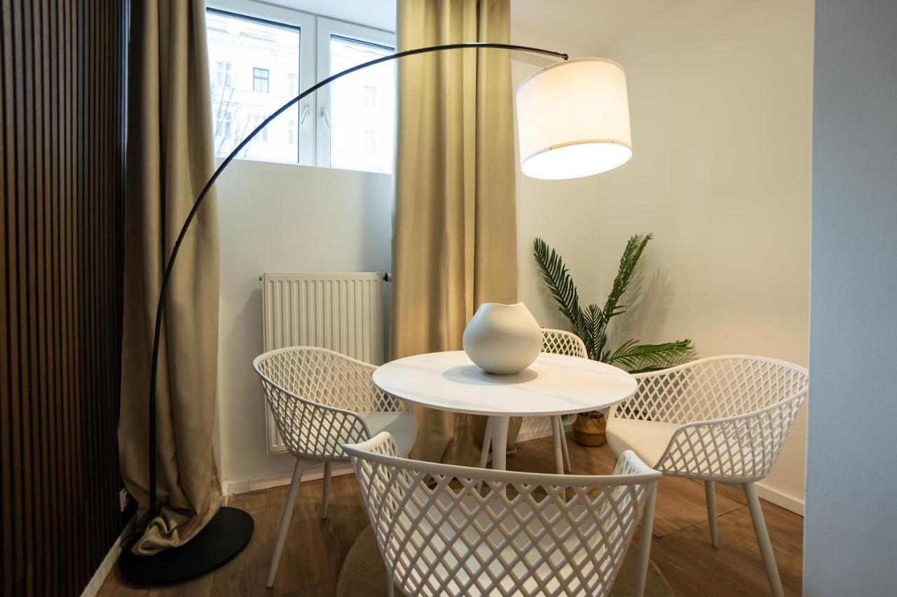 Stylish Apartment With Dedicated Working Space And Super King-Size Bed Located Between City Centre And Donau River Viena Exterior foto